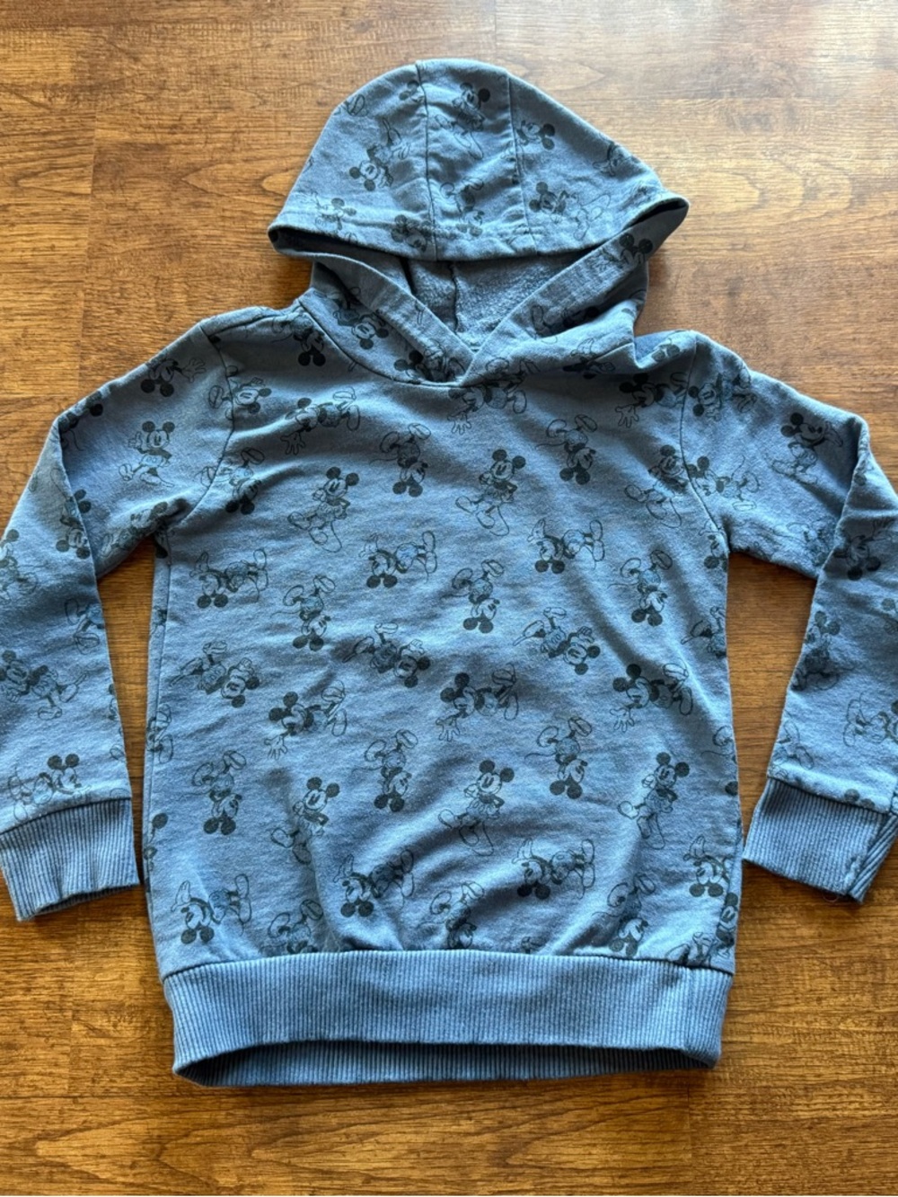 Disney Junior Mickey Sweatshirt Kids Size 6 – Light Blue with Mickey Pattern